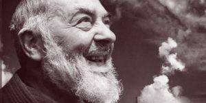Le sens de l’humour, une qualité indispensable pour devenir saint ?