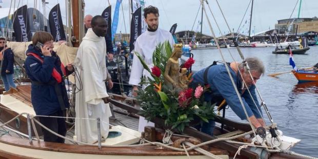 À Saint-Malo, les bateaux de la Route du Rhum placés sous la protection de Dieu