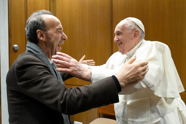 Audience-Pope-Francis-and-Roberto-Benigni