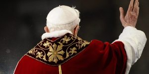 Dans la tempête, la puissance théologique de Benoît XVI 