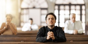Dieu à tu et à vous. Faut-il vouvoyer ou tutoyer le Seigneur ?