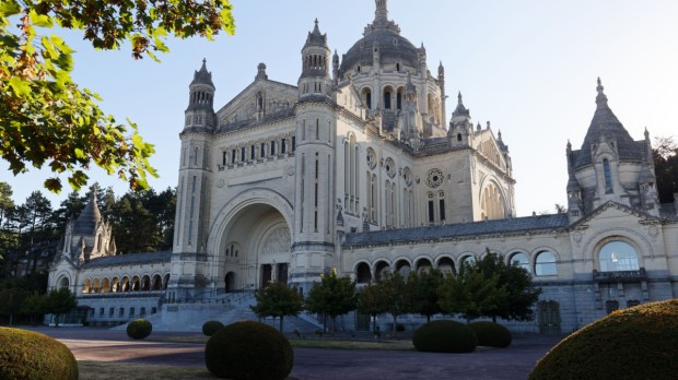 Basilique Sainte-Thérèse de Lisieux