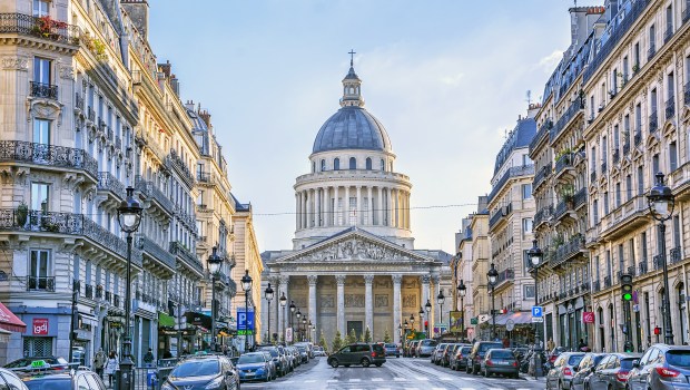 PANTHEON-PARIS-shutterstock_561636367.jpg
