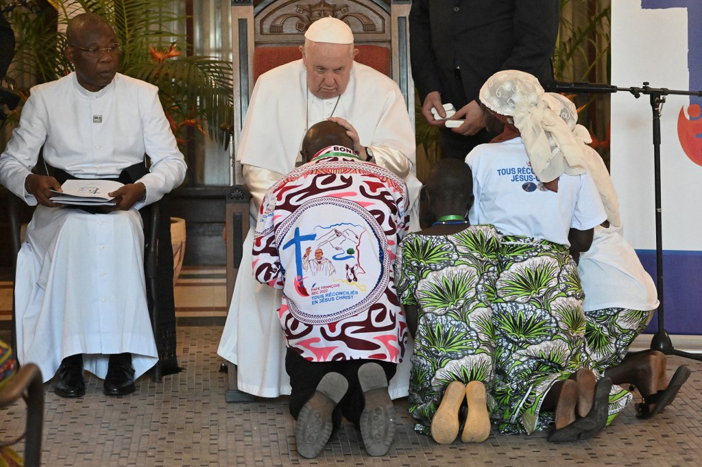 Pope-Francis-blesses-attendees-as-he-meets-with-victims-of-the-conflict-in-eastern-Democratic-Republic-of-Congo-AFP