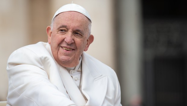 Pope-Francis-Blesses-faithful-at-the-end-of-his-weekly-general-Audience-March-29-2023