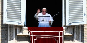 Le Pape invite à se confier à l’Esprit saint, « consolateur et avocat »