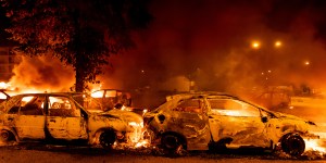 La France en feu, son image mondiale en berne