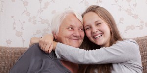 Ces bonnes raisons d&#8217;emmener ses grands-parents à Lourdes