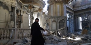 Bombardements sur Odessa : les chrétiens de la ville sous le choc