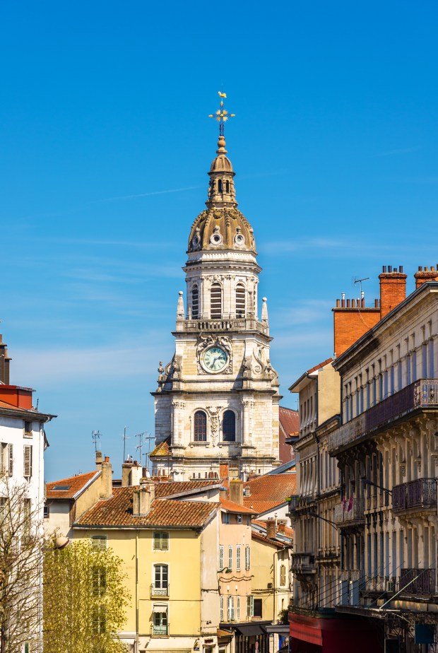NOTRE-DAME-ANNONCIATION-BOURG-EN-BRESSE-shutterstock_272689376