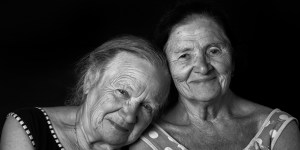 Les retrouvailles attendrissantes de deux sœurs âgées de 94 et 90 ans