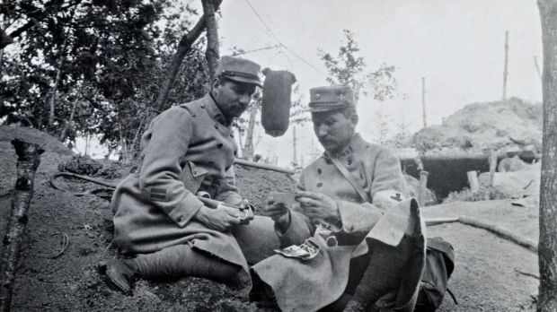 prêtre, aumônier, Guerre 1914-1918, Première guerre mondiale, France, Histoire, poilus, tranchées, soldats, armée