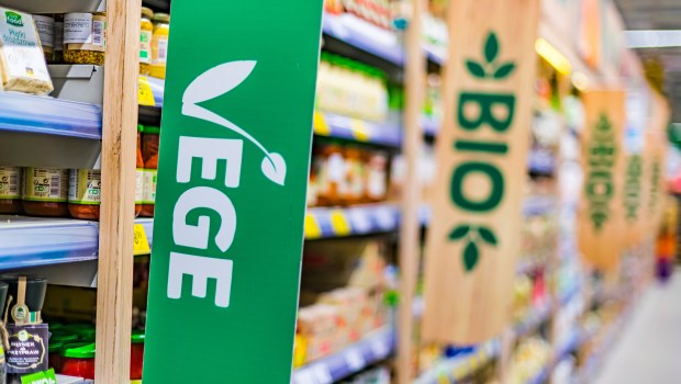 VEGE-BIO-CONSOMMATION-shutterstock_2253622997