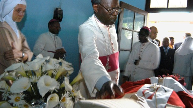 Mgr Michael Courtney nonce irlandais assassiné au Burundi