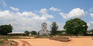Le père Salvador sauve le Saint-Sacrement d’une attaque terroriste au Mozambique