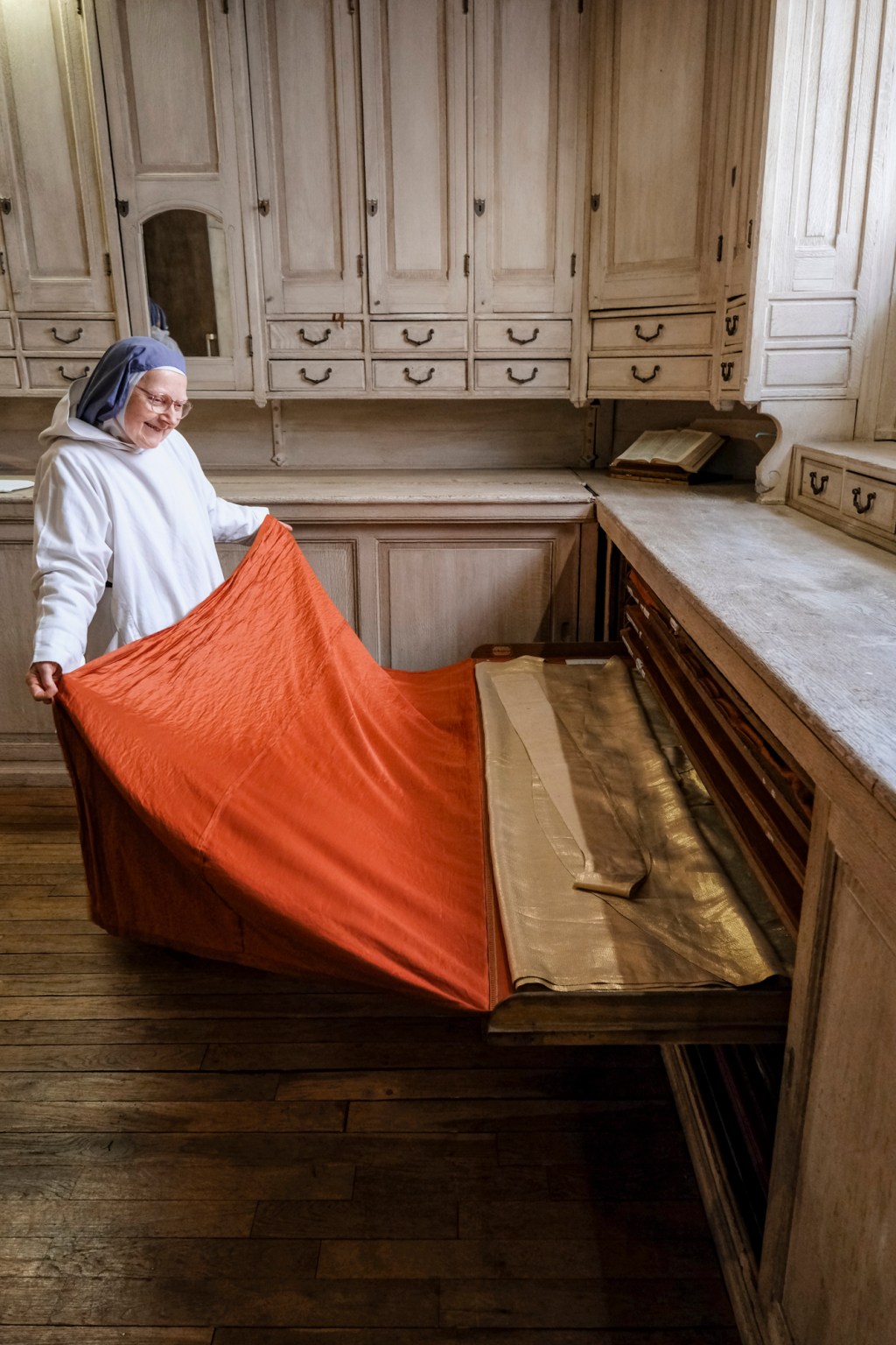 religieuse, monastère, paris, famille de bethléem, vocation, soeur