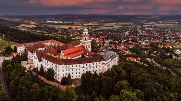 abbaye-de-Pannonhalma-shutterstock