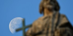 L’épopée lunaire d’un drapeau du Vatican