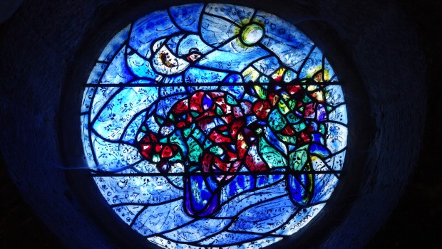 VITRAIL-CORREZE-CHAGALL-AFP