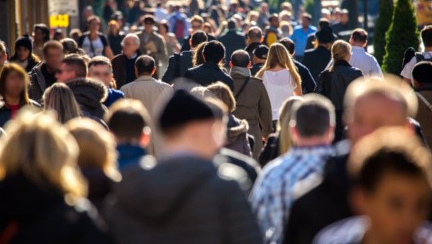 STREET-CROWD-WALK-shutterstock