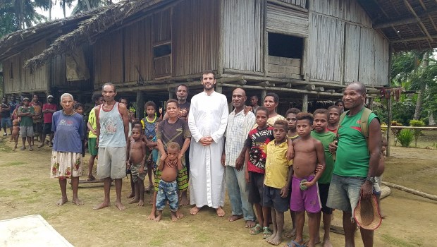 PERE-MARTIN-PRADO-PAPOUASIE-NOUVELLE-GUINEE-MISSIONNAIRE