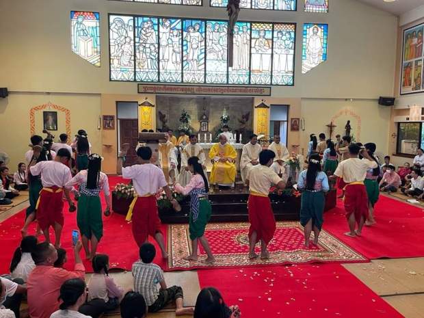 MESSE-PERE-FRANCOIS-CAMBODGE