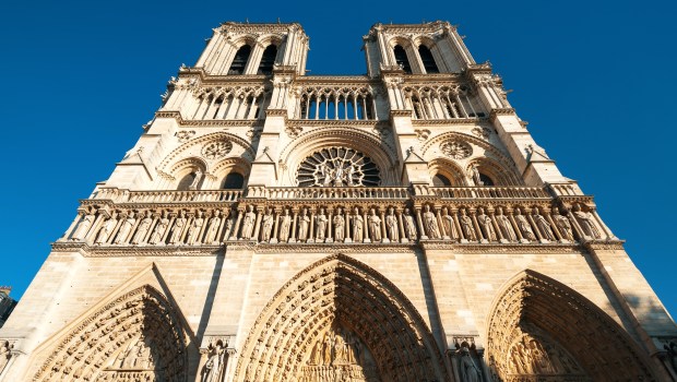 FACADE-NOTRE-DAME-DE-PARIS-shutterstock