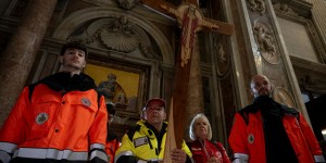 Le dévouement des volontaires &#8220;donne de l’espérance à toute la société&#8221;, assure le Pape